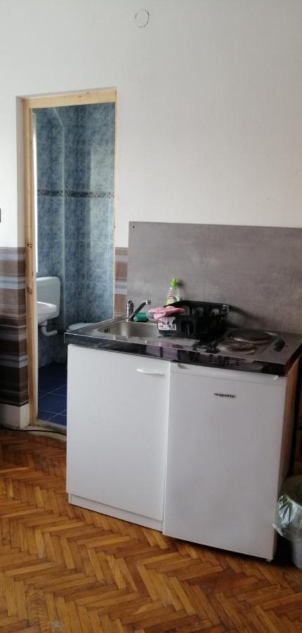 Belvarosi Vendeghaz Miskolc Exterior foto