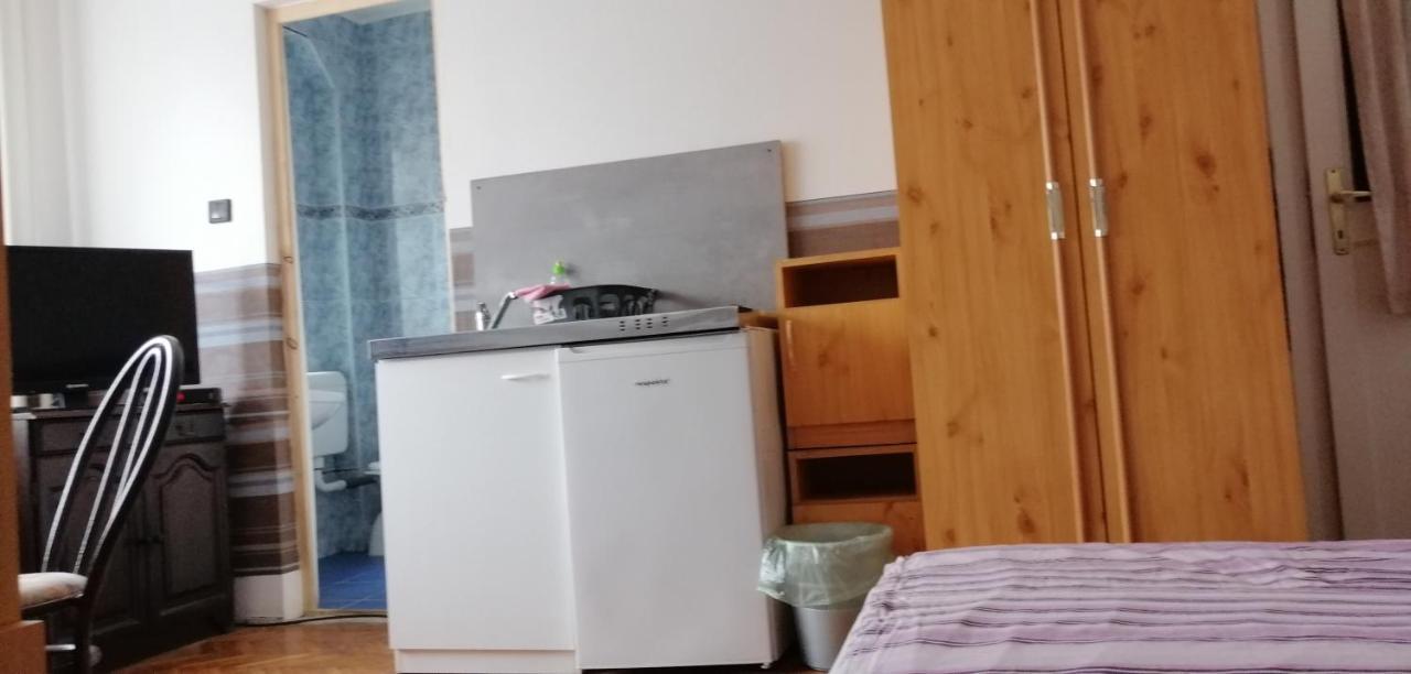 Belvarosi Vendeghaz Miskolc Exterior foto