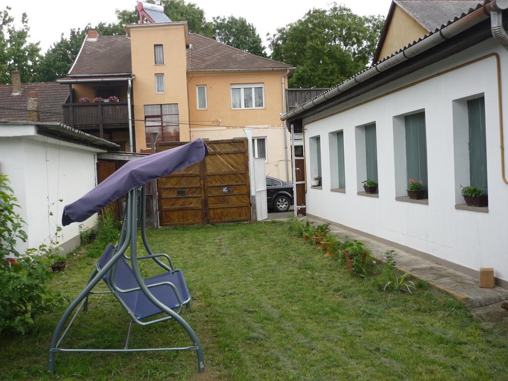 Belvarosi Vendeghaz Miskolc Exterior foto